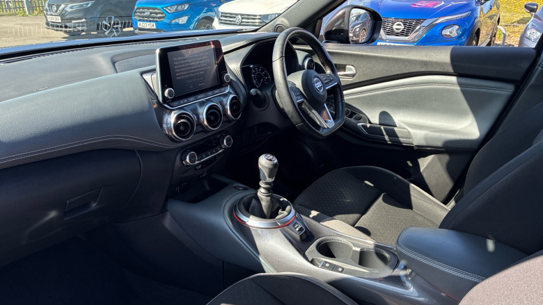Nissan Juke 1.0 DiG-T N-Connecta 5dr Petrol Hatchback